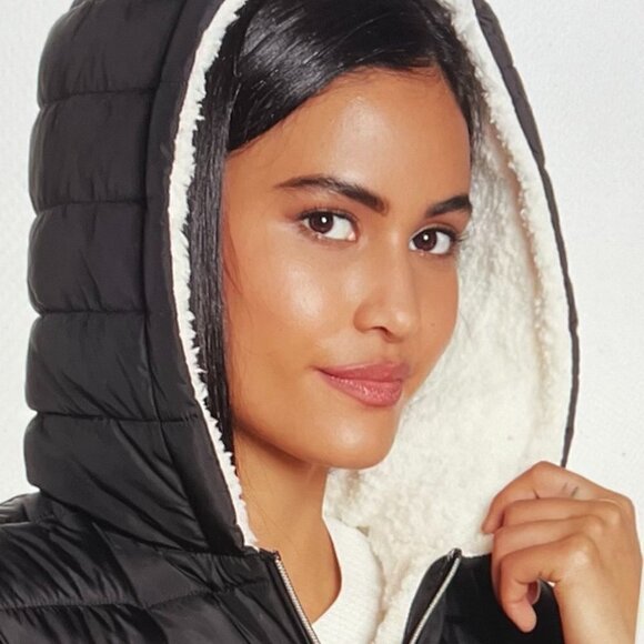 Weatherproof Sherpa Lined Puffer in Black Size XL - Picture 6 of 11